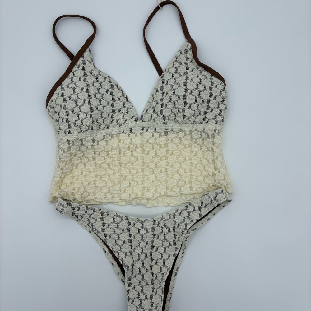 Elegant Cream Textured Bikini Set - Picture 7 of 11